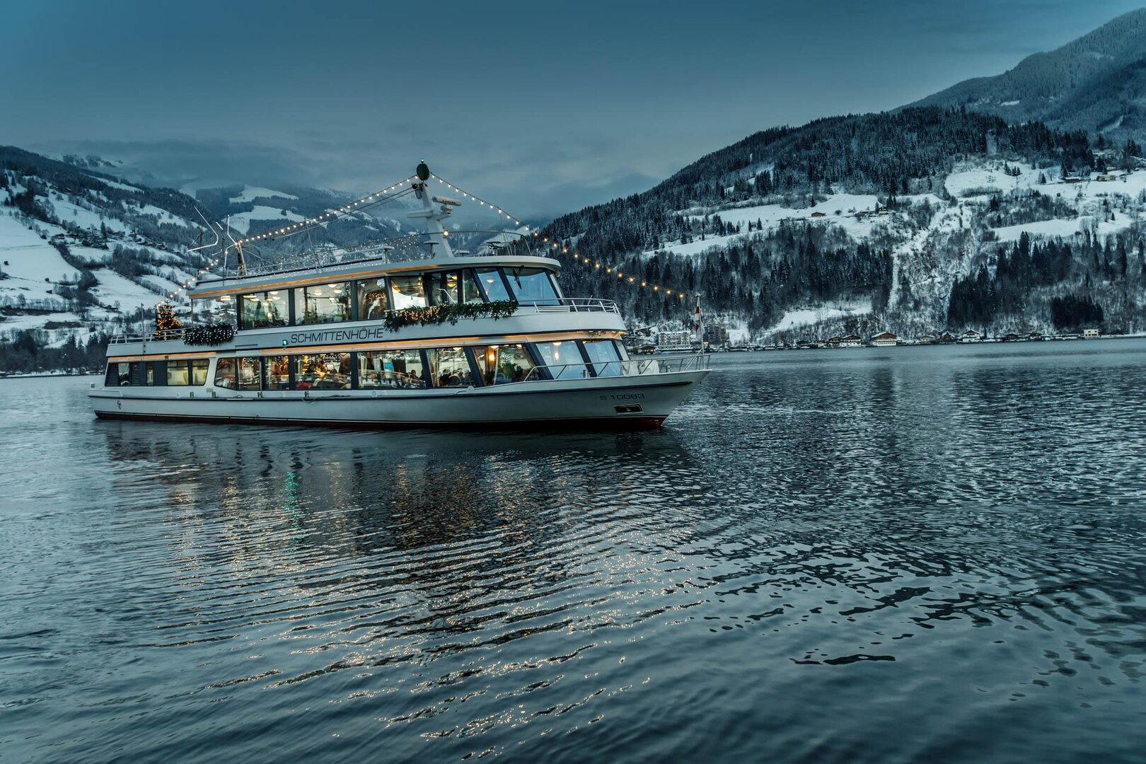 Advent-Schifffahrt am Zeller See